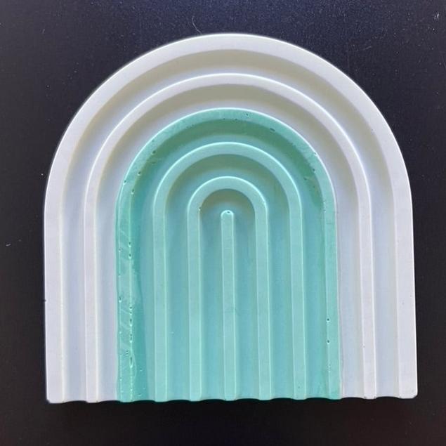 Mold Fluted - Small Rainbow