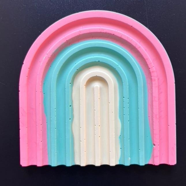 Mold Fluted - Small Rainbow